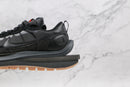 Nike Vaporwaffle Sacai Black Gum - Encomenda