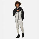 Conjunto Nike Tech Fleece Cinza/Preto 2023 (New Season) - Encomenda