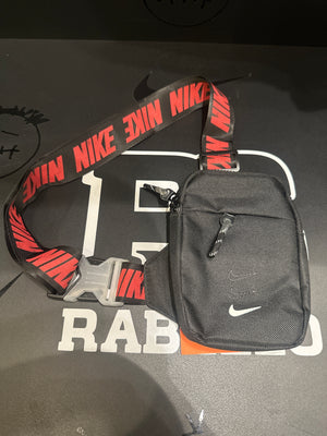 Bag Nike Triple Swoosh Preta - Pronta Entrega