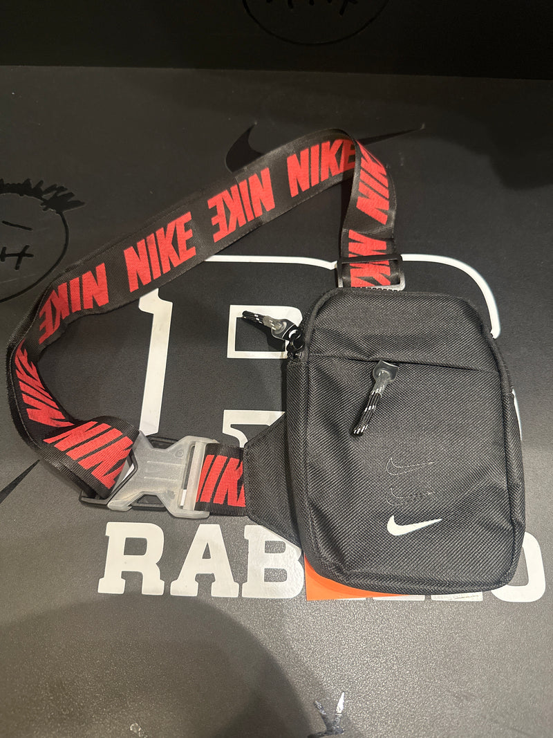 Bag Nike Triple Swoosh Preta - Pronta Entrega