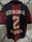 Camisa Barcelona x Travis Scott Skeleton Retrô 2000/2001 Vermelha/Azul - Encomenda Express