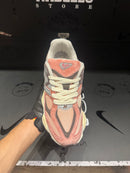Tênis New Balance 9060 Mineral Red
Truffle - Pronta Entrega
