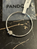 Bracelete Pandora Prata com Fecho em Coração Brilho Prata 18 CM - Pronta Entrega