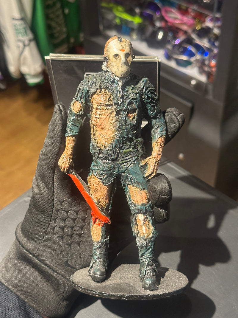 Boneco de Ação Jason Voorhees Facão 20cm Resina - Pronta Entrega