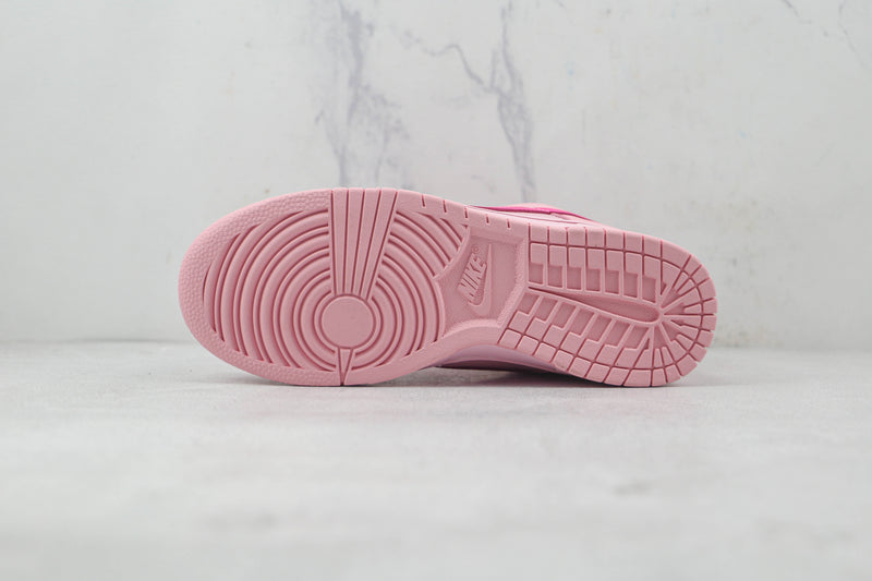 Nike Dunk Low Triple Pink (Barbie) - Encomenda