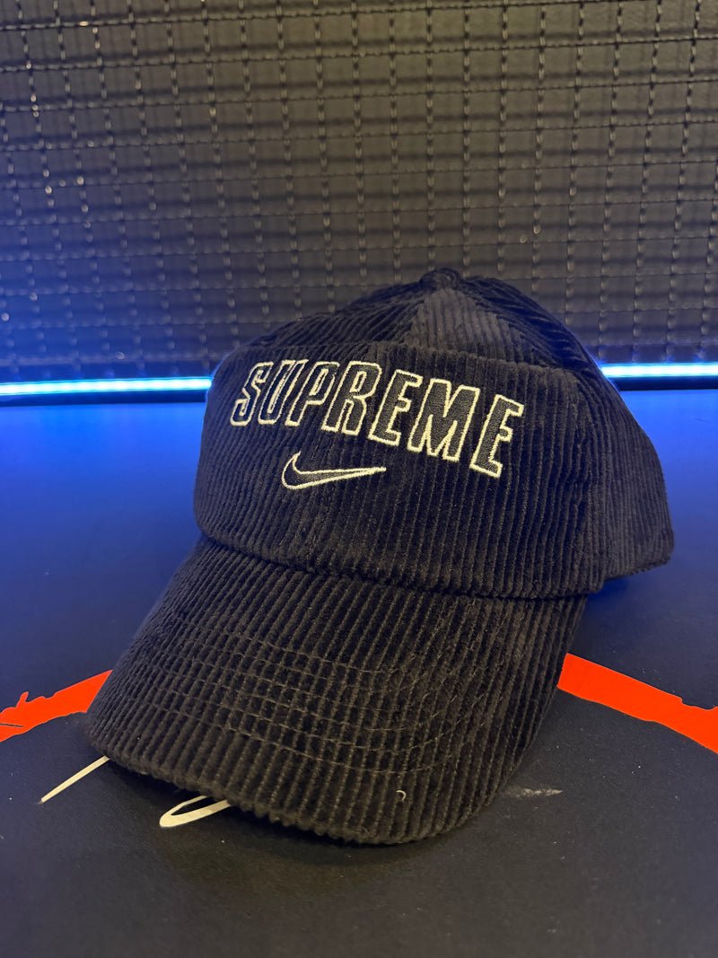 Boné Supreme Nike Arc Corduroy 6-Panel Black SS22 - Pronta Entrega