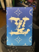 Carteira Louis Vuitton Logo Clouds - Pronta Entrega