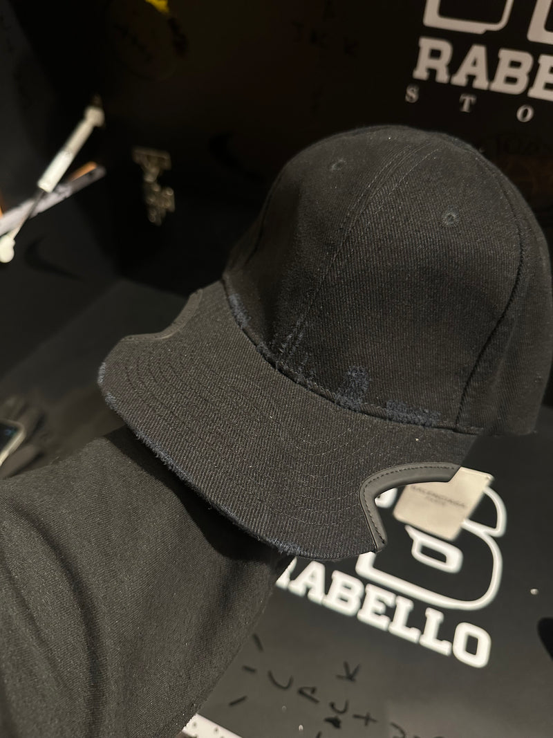 Boné Balenciaga Preto Aba Curva Cortada - Pronta Entrega