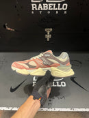 Tênis New Balance 9060 Mineral Red
Truffle - Pronta Entrega