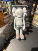 Boneco Colecionável KAWS Silver 18cm - Pronta Entrega