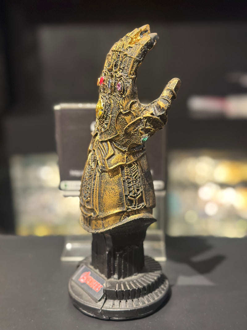 Boneco de Ação Manopla do Infinito Com Joias do Infinito 23cm Resina - Pronta Entrega