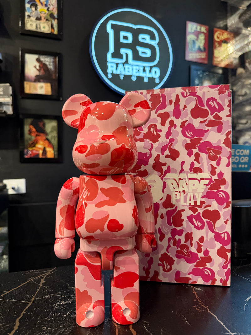 Bearbrick BAPE Camo 400%
Pink Medicom Toy Boneco Colecionável 28cm - Pronta Entrega