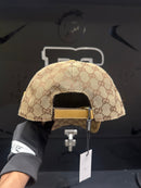 Boné Gucci Gold Aba Curva Logo Lateral - Pronta Entrega