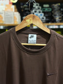 Camiseta Nike Basic Bordado Marrom - Pronta Entrega
