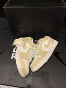 Tênis Nike Air Jordan 1 Low SE Sail Rattan University Red - Pronta Entrega