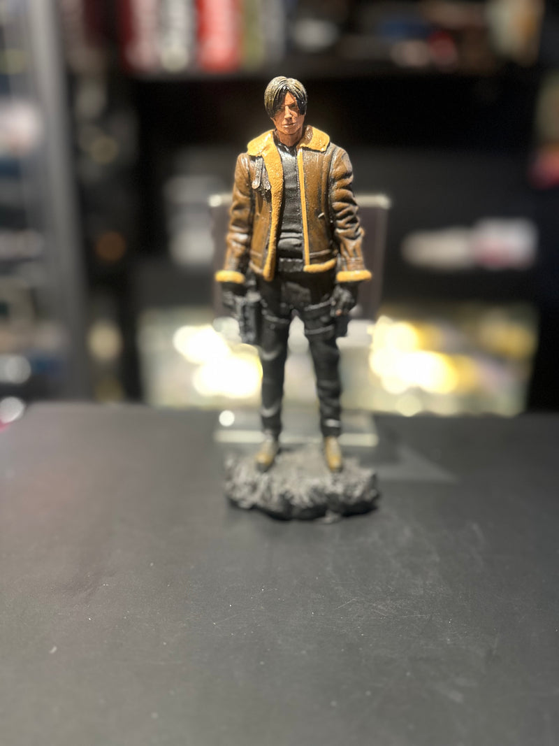 Boneco de Ação Resident Evil Leon 21cm Resina - Pronta Entrega