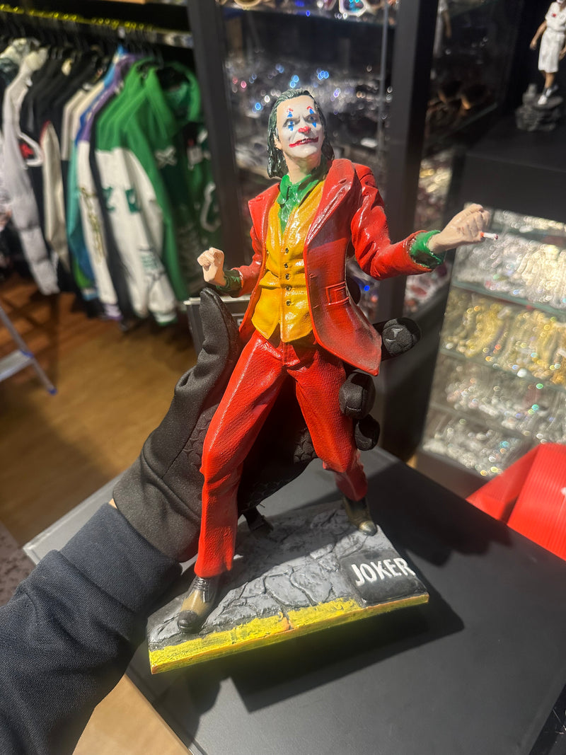 Boneco DC Comics “The Joker” 31 cm Resina Prime - Pronta Entrega