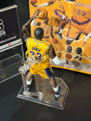 Action Figure LeBron James Lakers No. 127 Medicom Mafex - Pronta Entrega