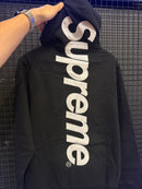 Moletom Supreme Satin Appliqué Black SS26-W9 - Pronta Entrega