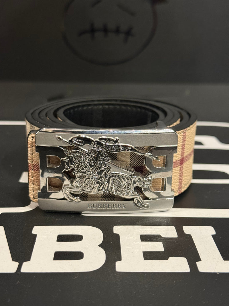 Cinto Burberry Fivela Square Equestrian Knight  - Pronta Entrega