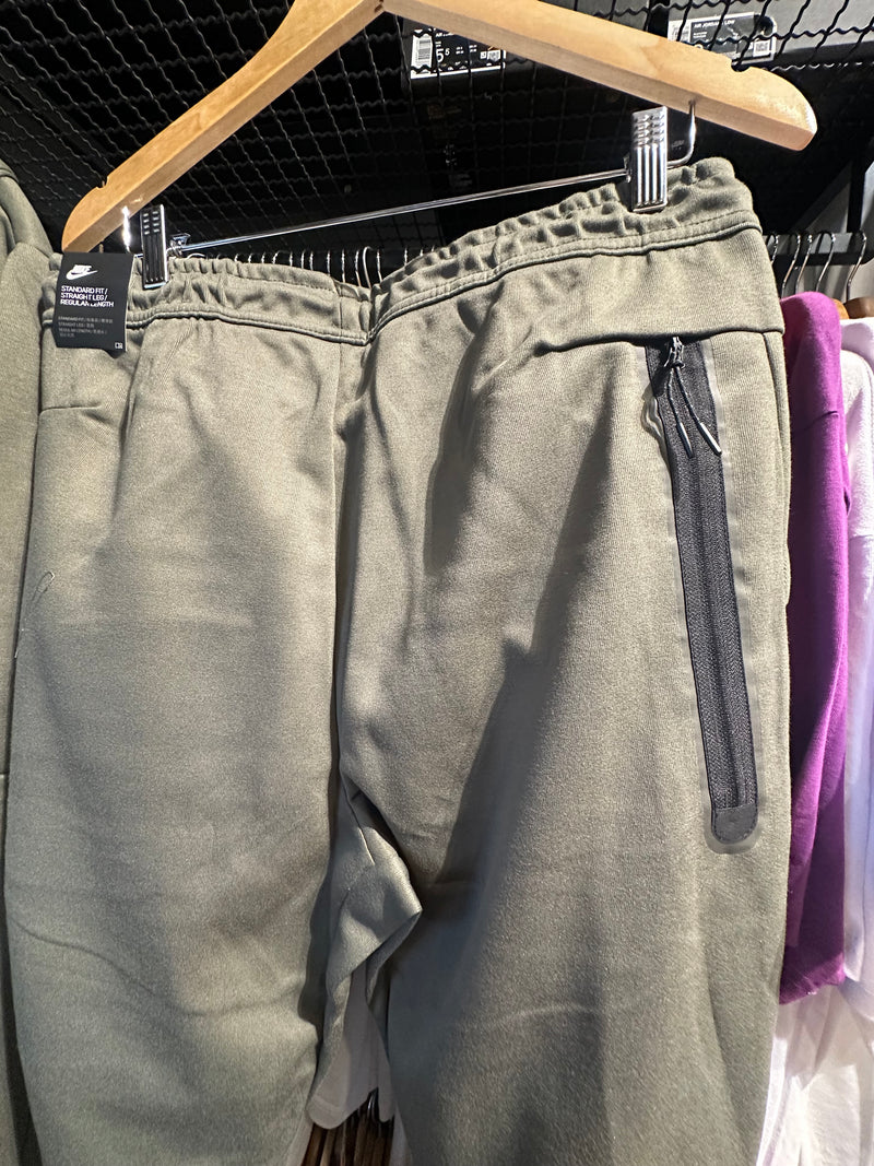 Conjunto Nike Tech Fleece Verde - Pronta Entrega