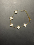 Pulseira Van Cleef Dourada Trevos Brancos - Pronta Entrega