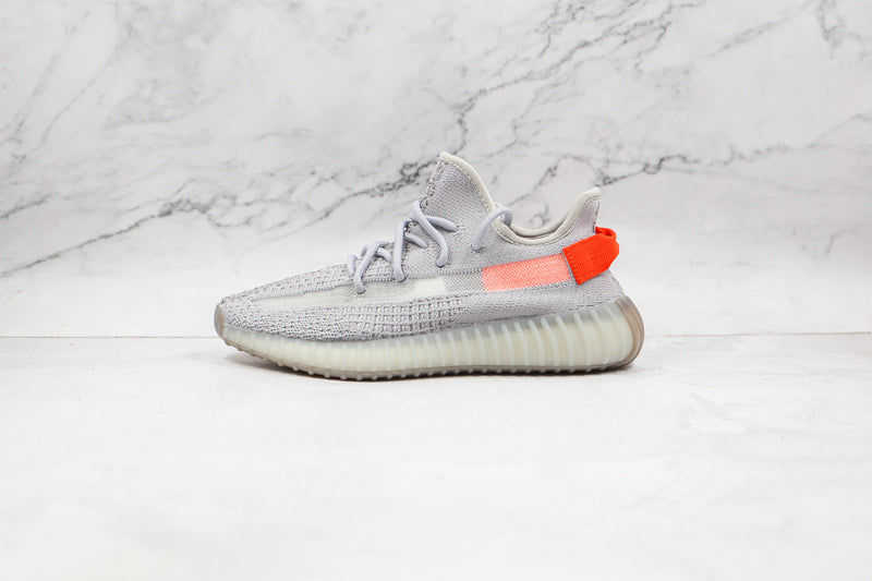 Adidas Yeezy Boost 350 V2 Tail Light - Encomenda