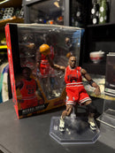 Action Figure Michael Jordan: Chicago Bulls NBA Uniforme Vermelho No. 100 Medicom Mafex - Pronta Entrega