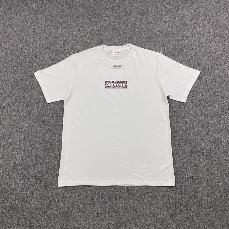 Camiseta Supreme Milan 'Grazie' - ENCOMENDA