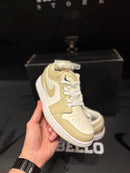 Tênis Nike Air Jordan 1 Low SE Sail Rattan University Red - Pronta Entrega