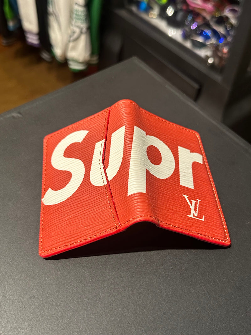 Carteira Supreme X Louis Vuitton Vermelha - Pronta Entrega