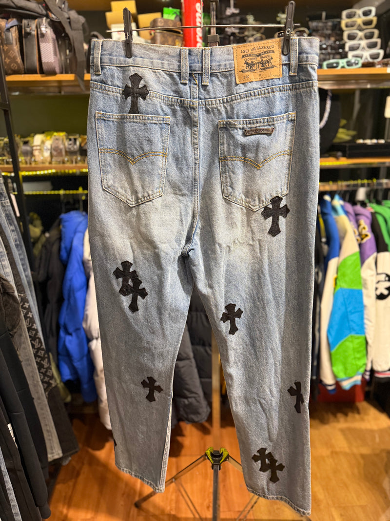 Calça Chrome Hearts Jeans Clara Com Cruz Preto Bordado - Pronta Entrega