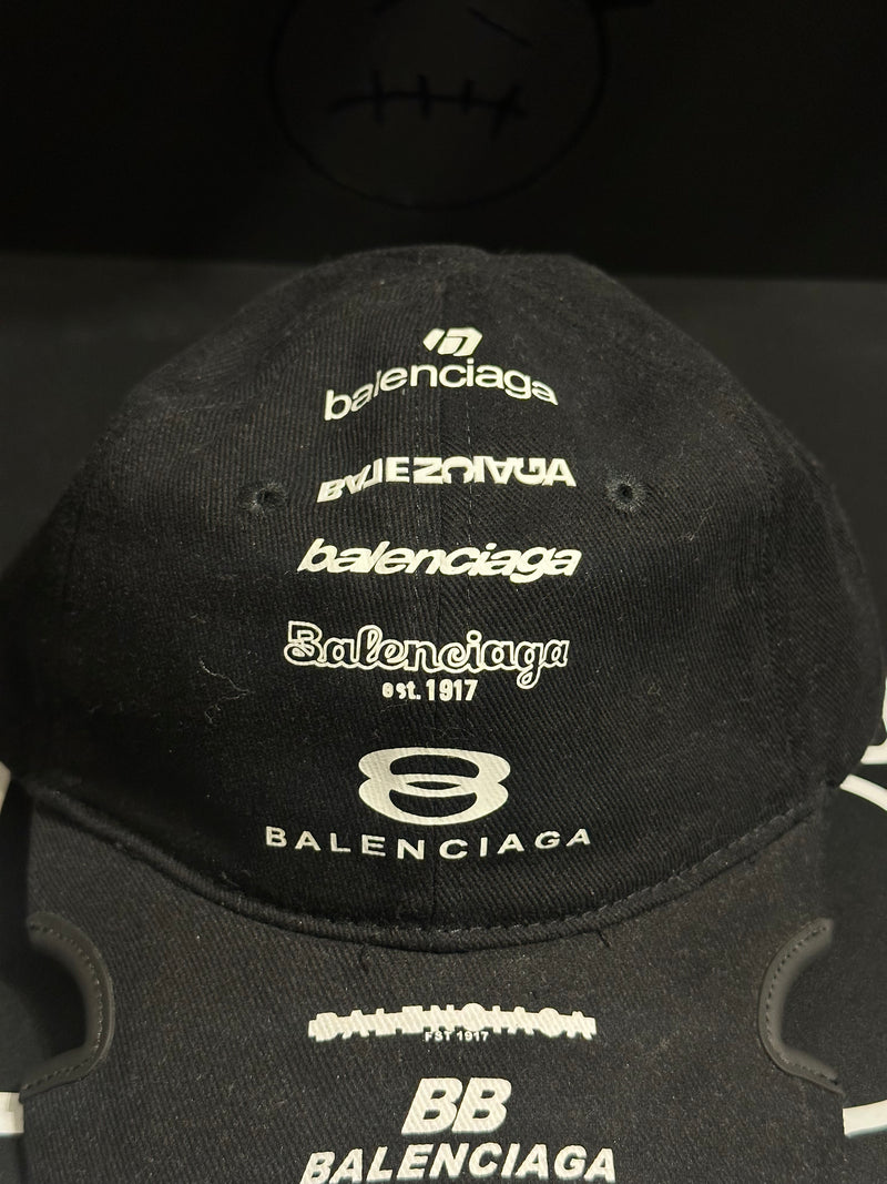 Boné Balenciaga Preto Aba Curva Cortada MultiLogo - Pronta Entrega