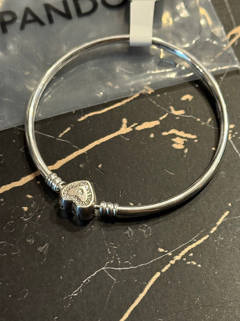 Bracelete Pandora Prata com Fecho em Coração Brilho Prata 18 CM - Pronta Entrega