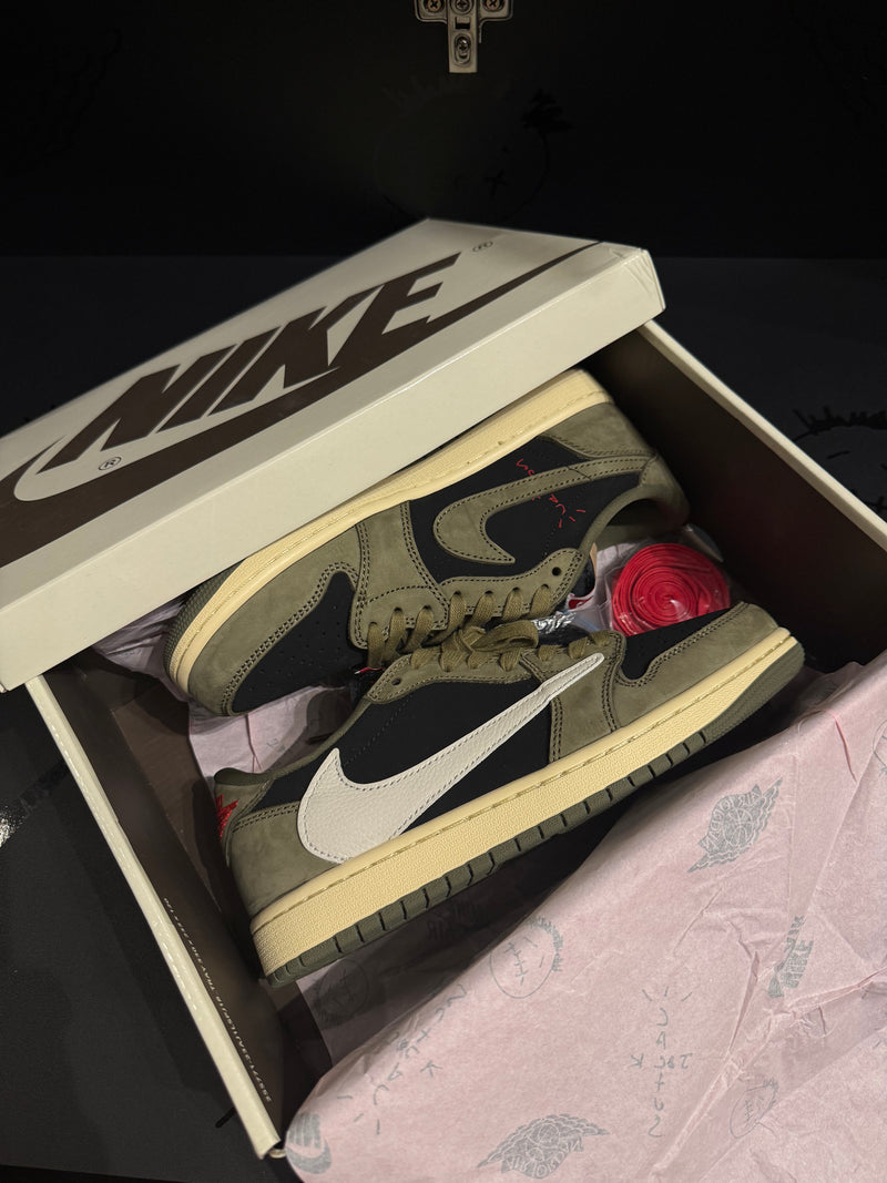 Tênis Nike Travis Scott x Air Jordan 1 Low Black Olive - Pronta Entrega