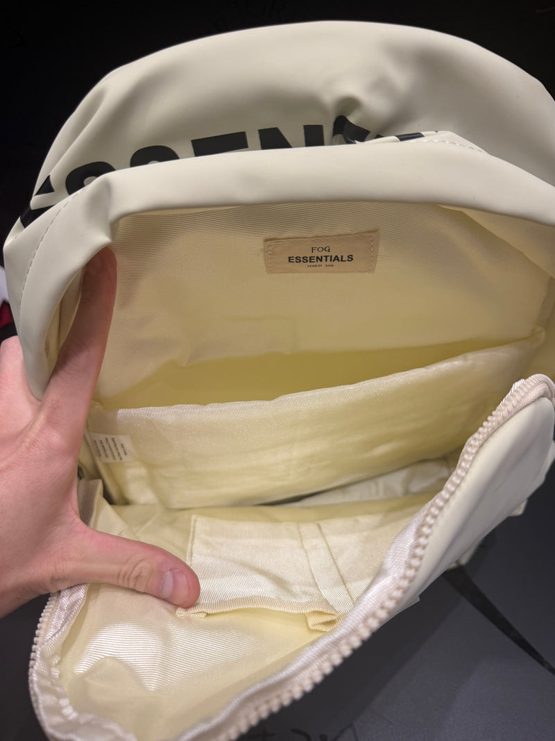 Mochila Essentials Couro Creme  - Pronta Entrega