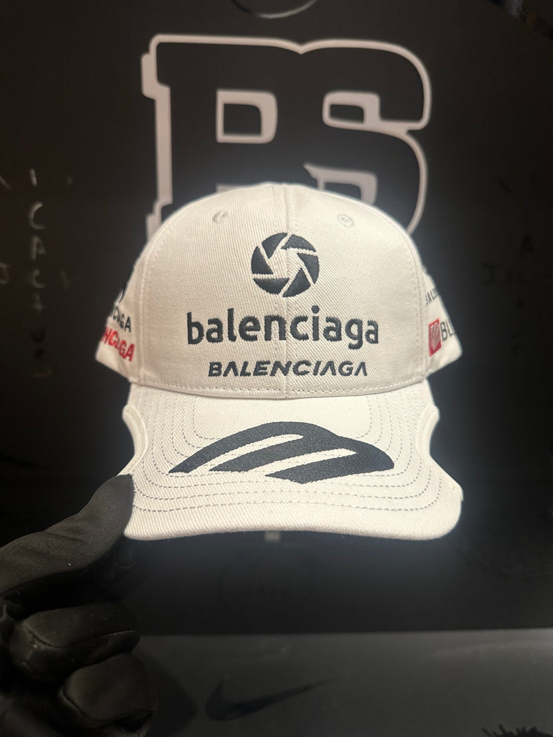 Boné Aba Curva Cortada Balenciaga Branco - Pronta Entrega