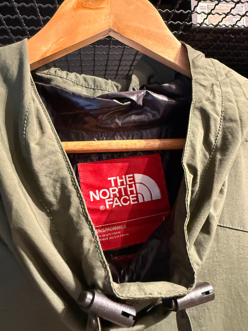 JAQUETA PULÔVER SUPREME X THE
NORTH FACE TRANS ANTARTICA
EXPEDITION OLIVE - Pronta Entrega