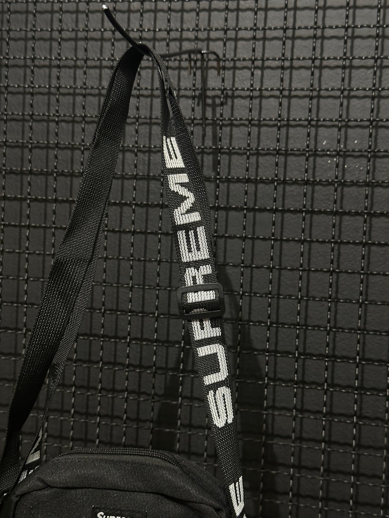 ShoulderBag Transversal Supreme SS18 Black - Pronta Entrega