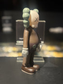 Boneco Colecionável KAWS Marrom/Verde 18cm - Pronta Entrega