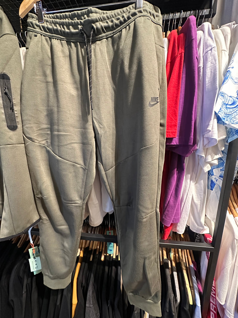 Conjunto Nike Tech Fleece Verde - Pronta Entrega