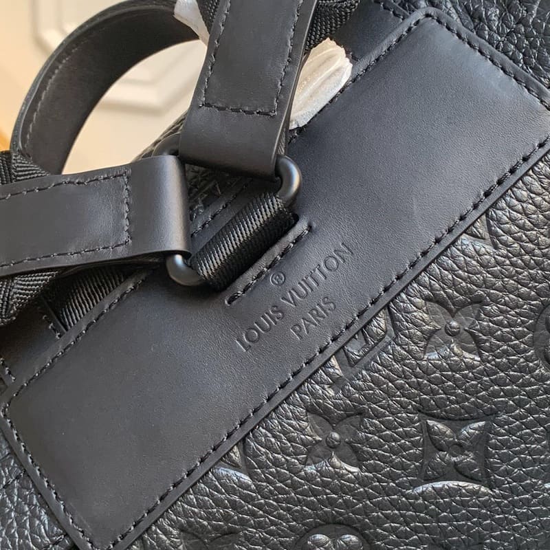 Mochila Louis Vuitton Christopher MM Monogram - Encomenda