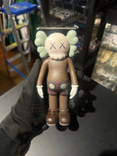 Boneco Colecionável KAWS Marrom/Verde 18cm - Pronta Entrega