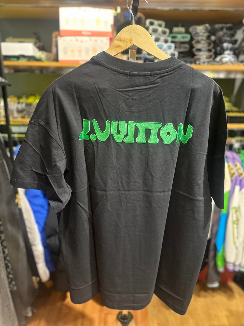 Camiseta Louis Vuitton Preta Logo Verde - Pronta Entrega