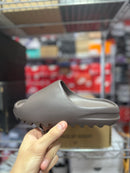 Adidas Yeezy Slide Marrom Escuro - Pronta Entrega