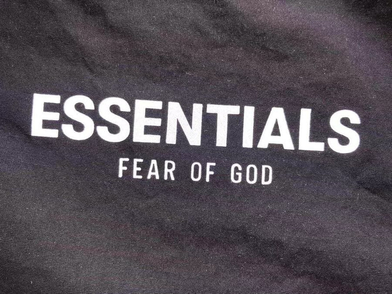 Shorts Fear of God Essentials Refletivo - Encomenda