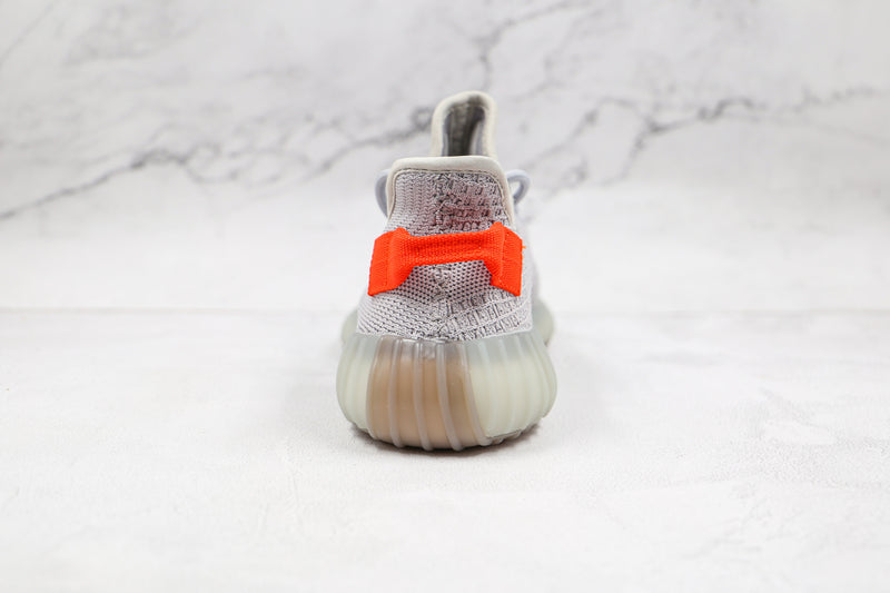 Adidas Yeezy Boost 350 V2 Tail Light - Encomenda