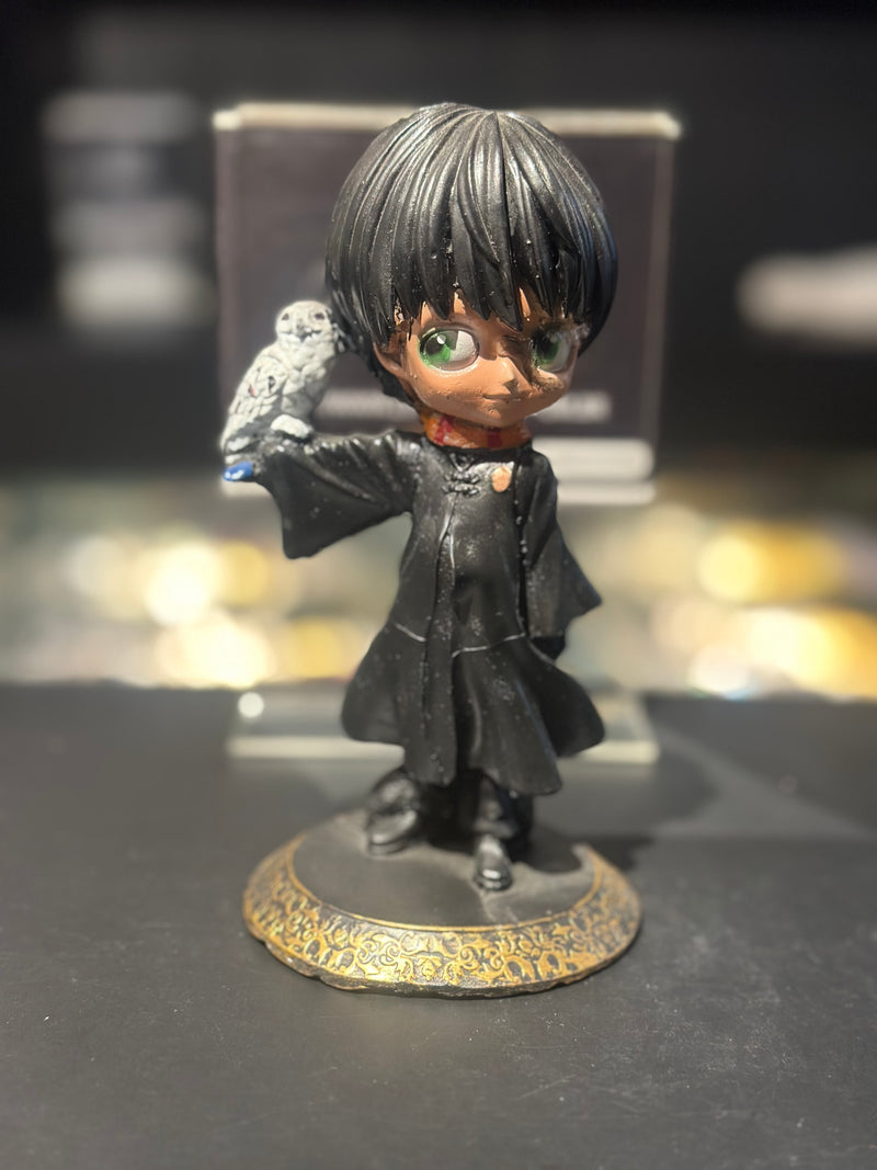 Boneco de Ação Harry Potter Com Coruja Edwiges 16cm Resina - Pronta Entrega