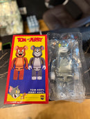 Bearbrick Bear Tom & Jerry 400% + Mini Boneco Tom Medicom Toy Boneco Colecionável 28cm - Pronta Entrega