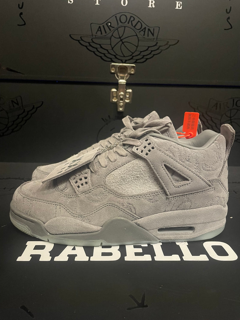 Tênis KAWS x Air Jordan 4 Retro Nike Cool Grey - Pronta Entrega